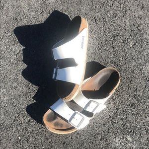 birkenstocks🌻send an offer